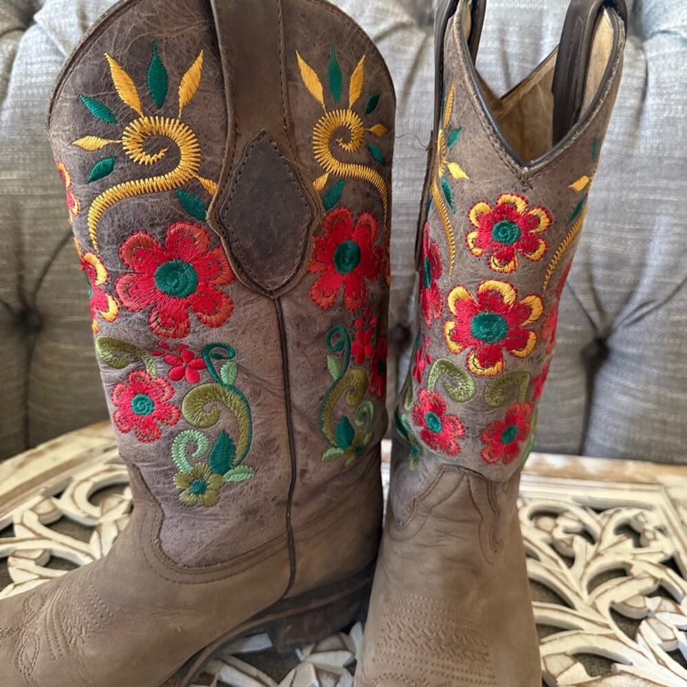 Tombstone Embroidered Flowers Leather Boots Women’s 7 - Picture 4 of 11